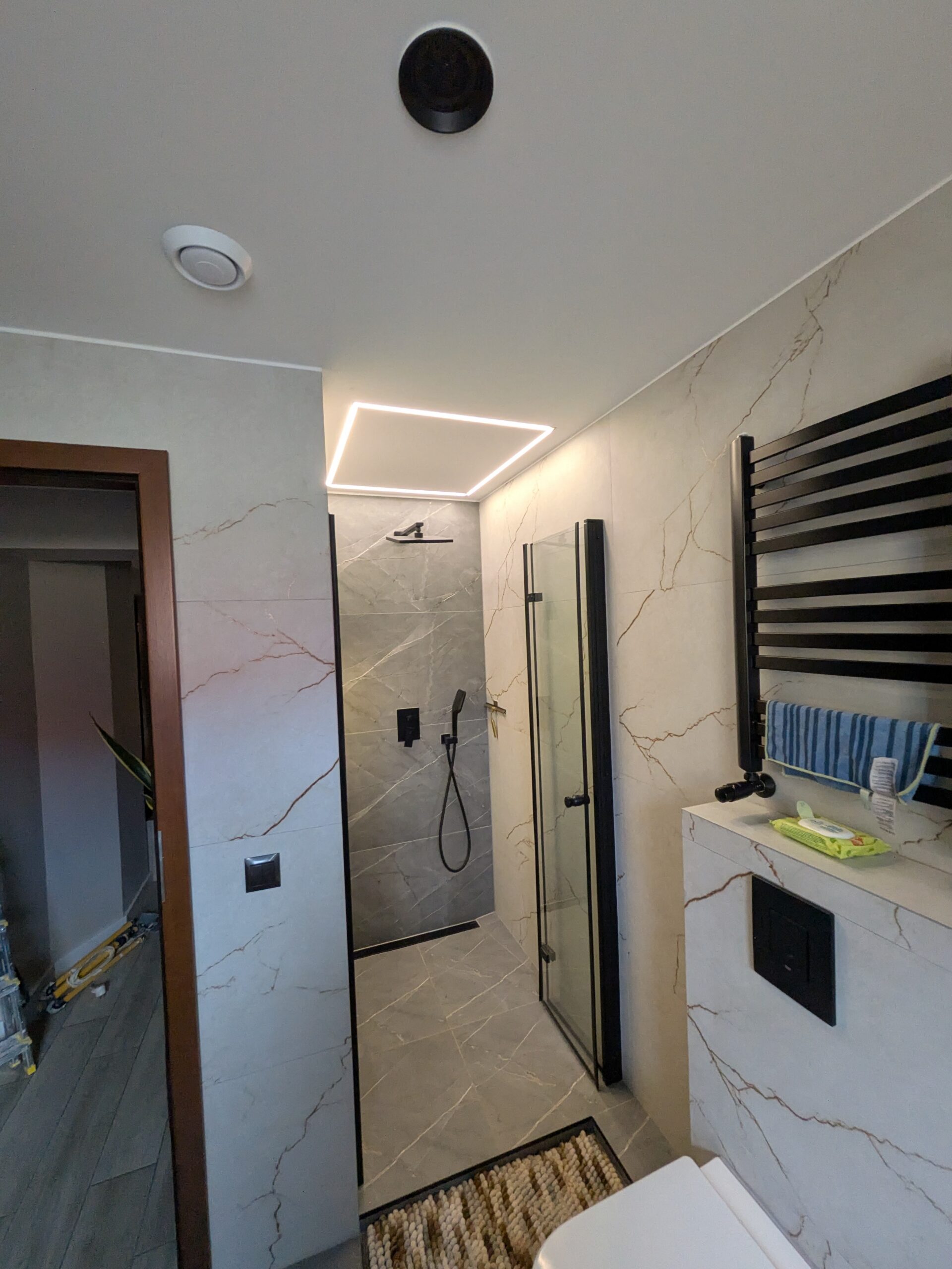 pxl 20251021 095144000